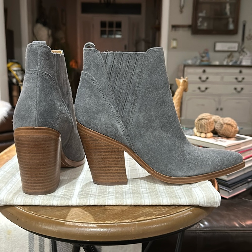 🪧 Marc Fisher Women’s Suede Gadri Bootie, in Medium Grey. Size 9.5 NWOB, Unworn - Picture 2 of 16